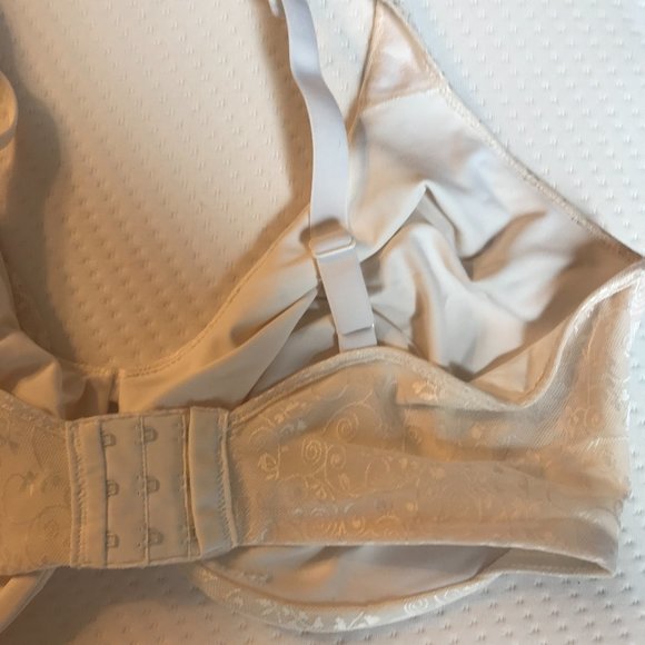 40DDD Unlined White Lace Bra - Picture 4 of 6